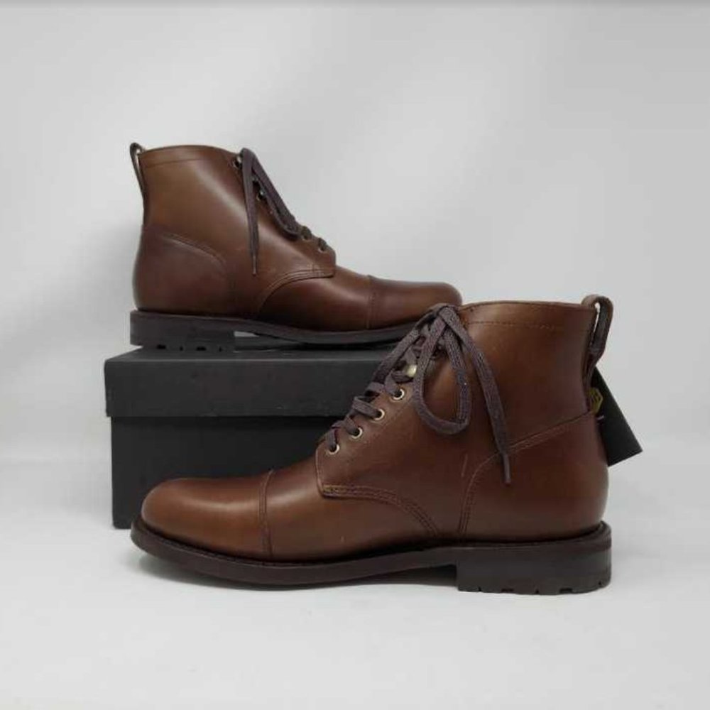 New men's 8 J Crew Kenton cap toe leather boots